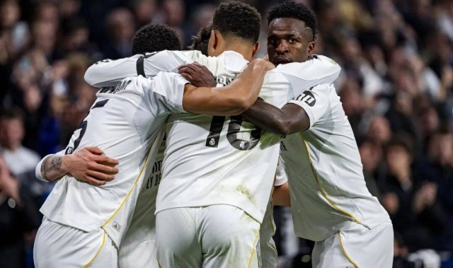 维尼收获掌声，皇马收获及时雨