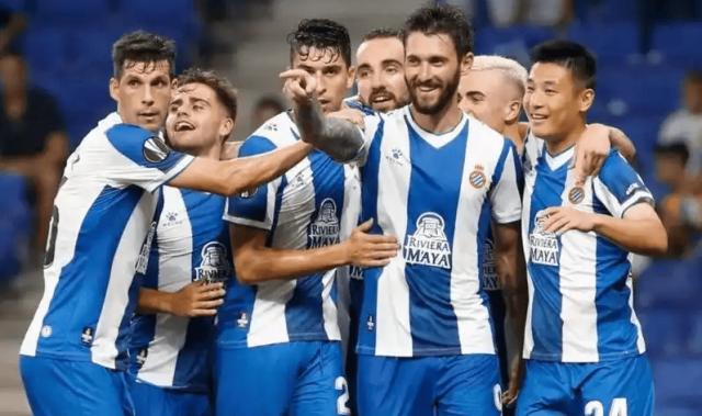 西甲焦点战：皇家社会主场迎战领头羊巴萨