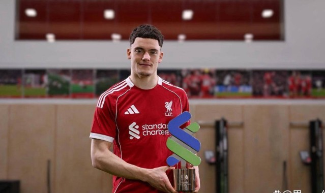 高级属性逐渐显现！斯洛特高度评价新指挥，杰拉德预测他将成为新星