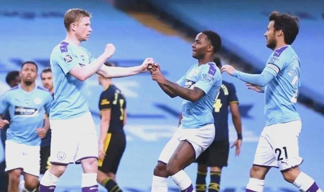 英超焦点战：曼城20岁新星双响，三连胜追赶阿森纳，冠军之争升级