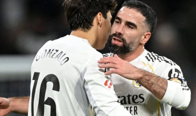 皇马新帅阿韦洛亚有望转正！西甲五连胜反超巴萨，冠军争夺战硝烟再起